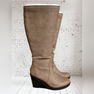 Dr. Scholl's Tan Knee-High Wedge Boots